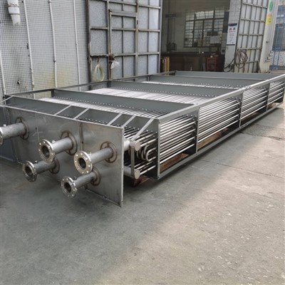 Tháp giải nhiệt dạng kín 200T 300T Bộ trao đổi nhiệt dạng ống thép không gỉ bền bỉ 304 316L SS cho hệ thống làm mát hiệu quả